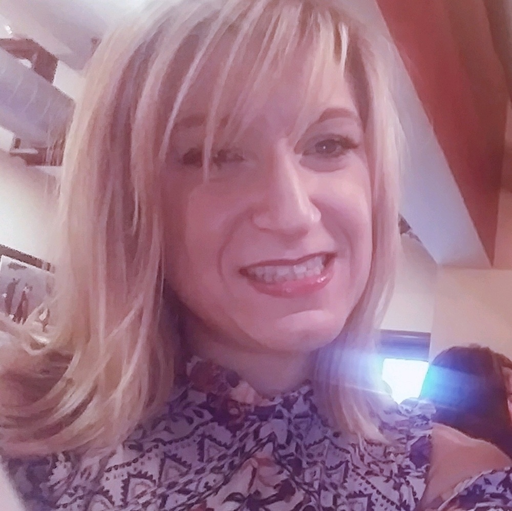 Meet your Posher, Elyse <3